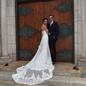 La Sposa wedding dress.